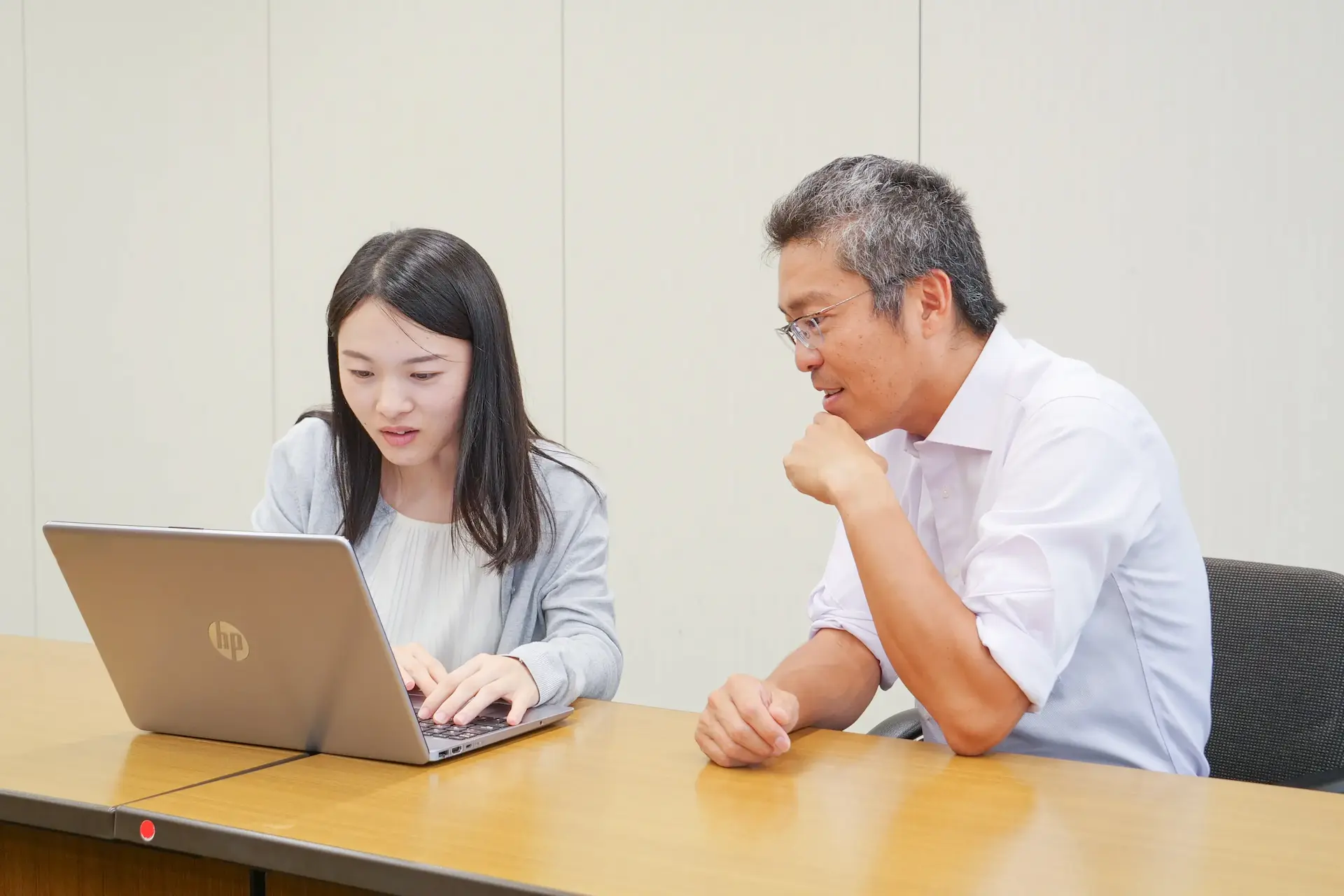 RemoteViewで電子カルテ端末を操作している様子